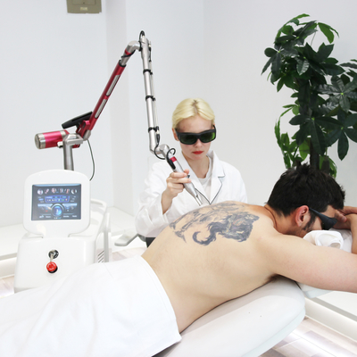 OEM ODM Máquina de remoção de tatuagens a laser de picossegundos personalizada com tela sensível ao toque de 15 polegadas