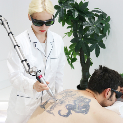 Tudo em um de Picosecond Laser depilação e ND YAG Laser de remoção de tatuagens máquina