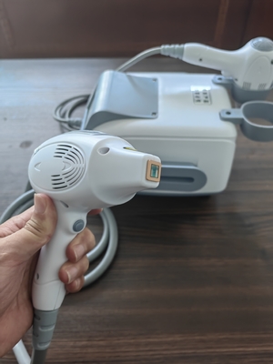 3Máquina de Depilação a Laser Diodo 808nm para Tratamento de Salão de Cabelos